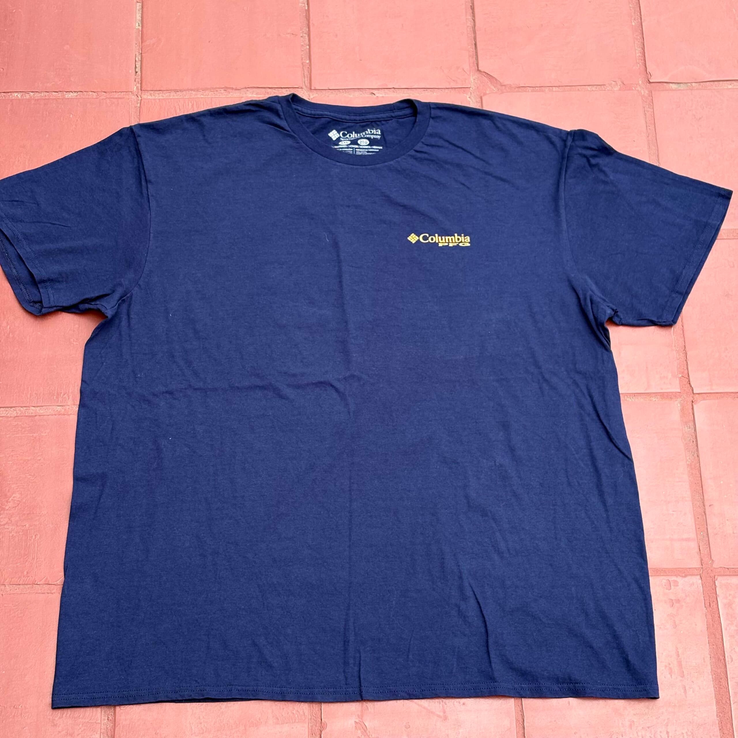 Remera Columbia azul con estampado en la espalda