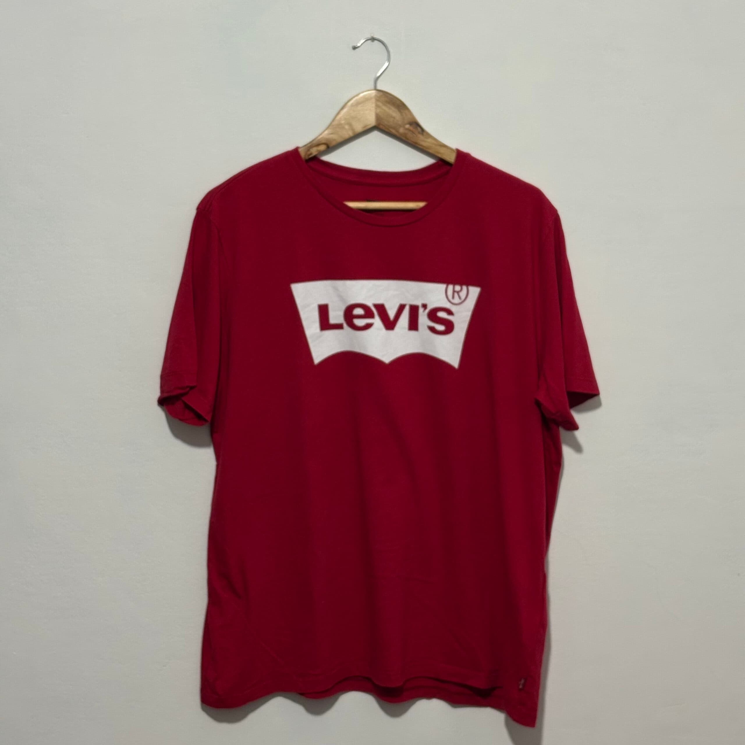 Remera Levis Roja